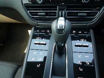 PORSCHE MACAN 2023 Image 9