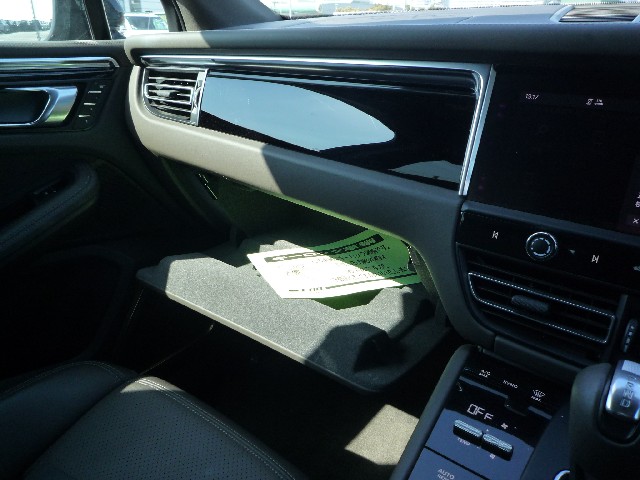 PORSCHE MACAN 2023 Image 21