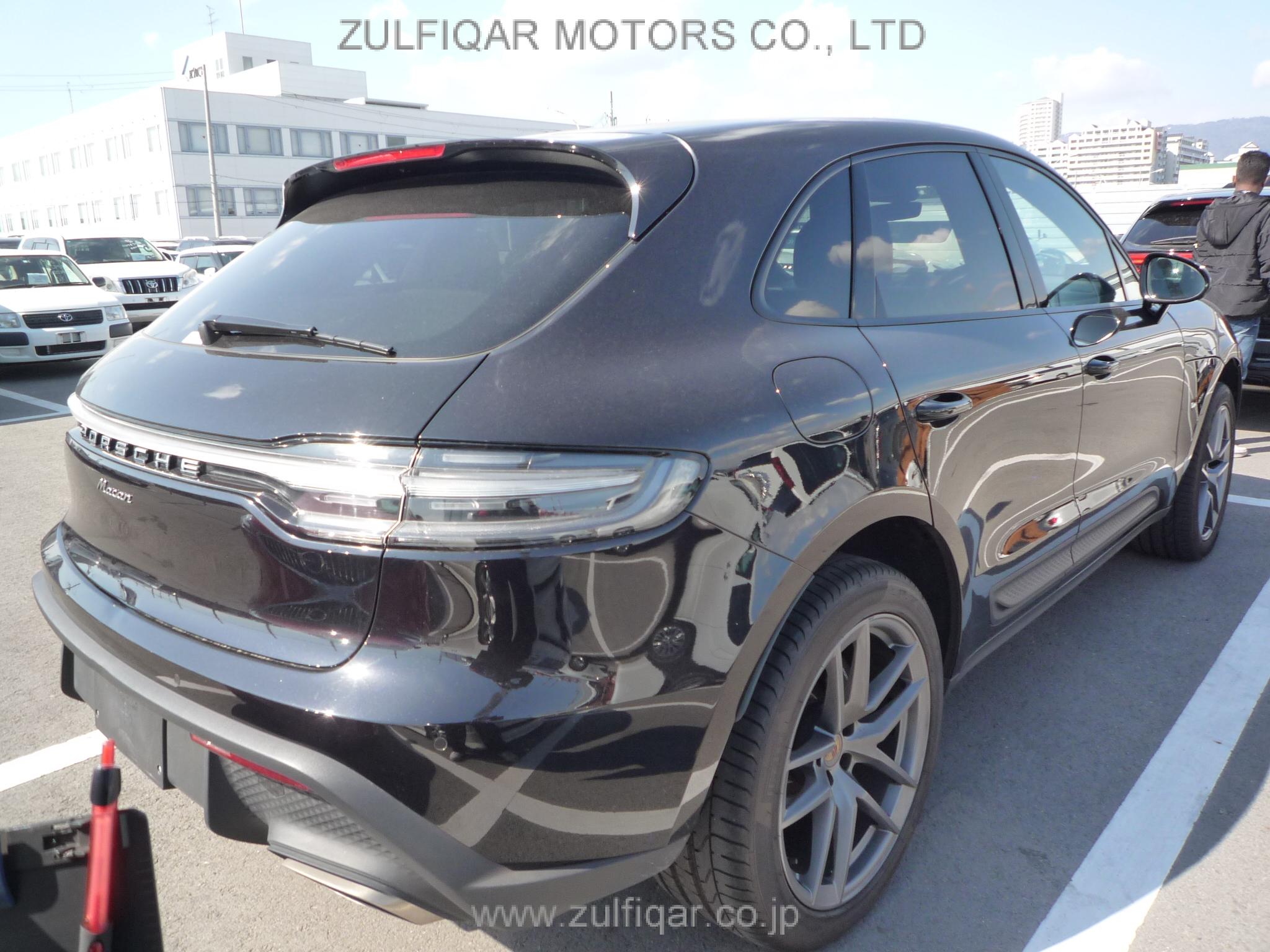 PORSCHE MACAN 2023 Image 9