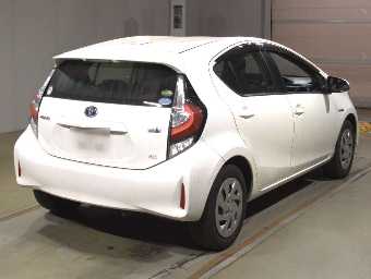 TOYOTA AQUA 2019 Image 2