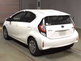 TOYOTA AQUA 2019 Image 4