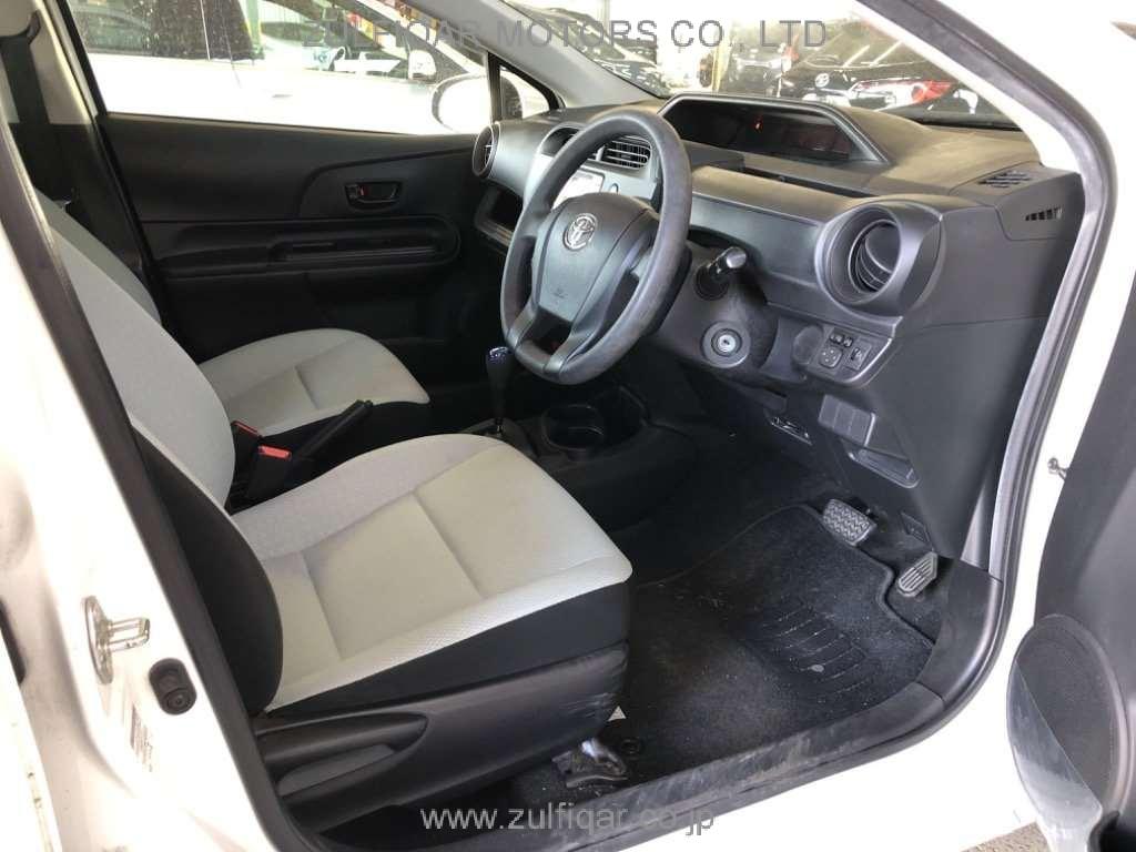 TOYOTA AQUA 2019 Image 5