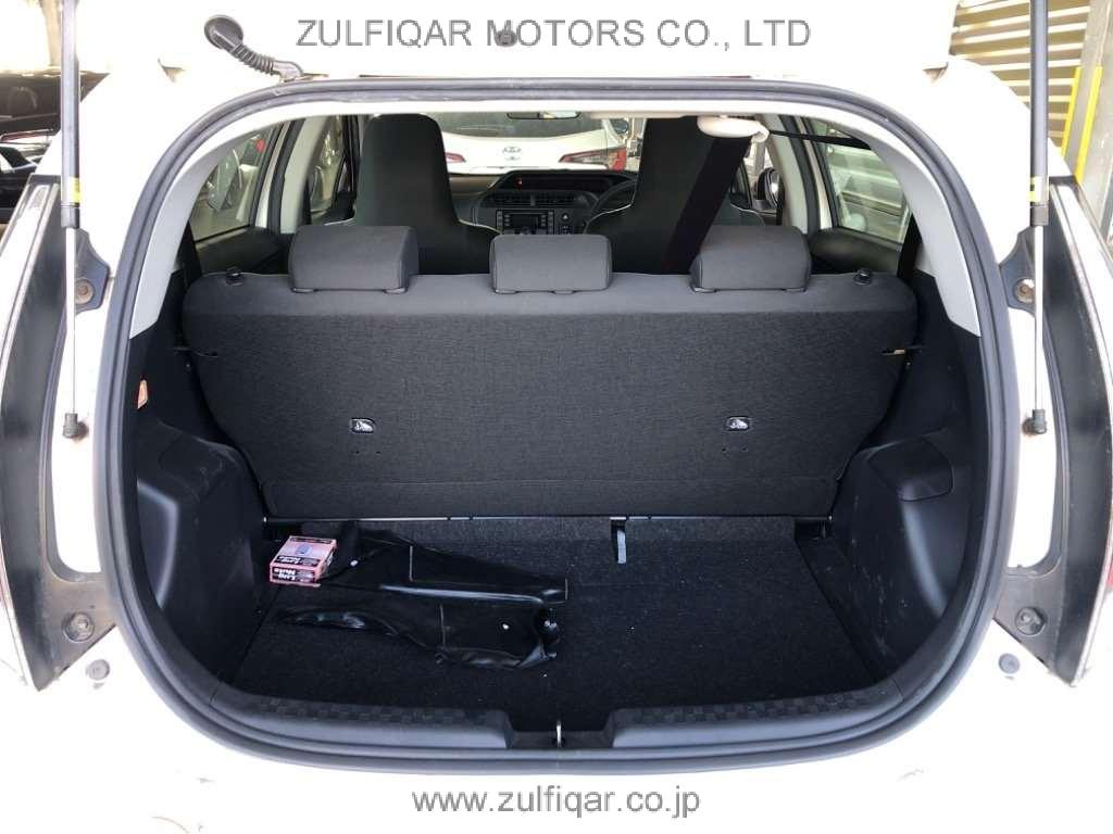 TOYOTA AQUA 2019 Image 8