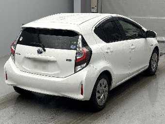 TOYOTA AQUA 2020 Image 2