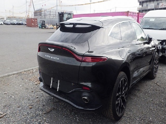 ASTON MARTIN DBX 2021 Image 57