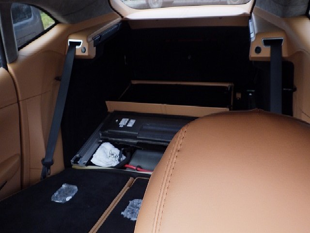 ASTON MARTIN DBX 2021 Image 61