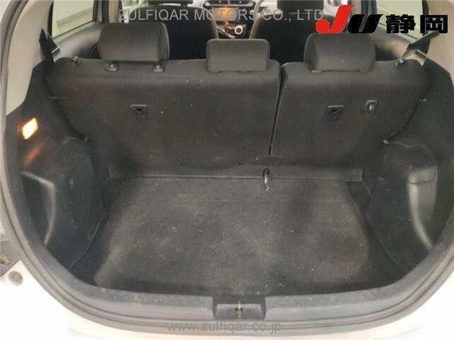 TOYOTA AQUA 2019 Image 9