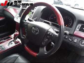 TOYOTA CROWN MAJESTA 2013 Image 6