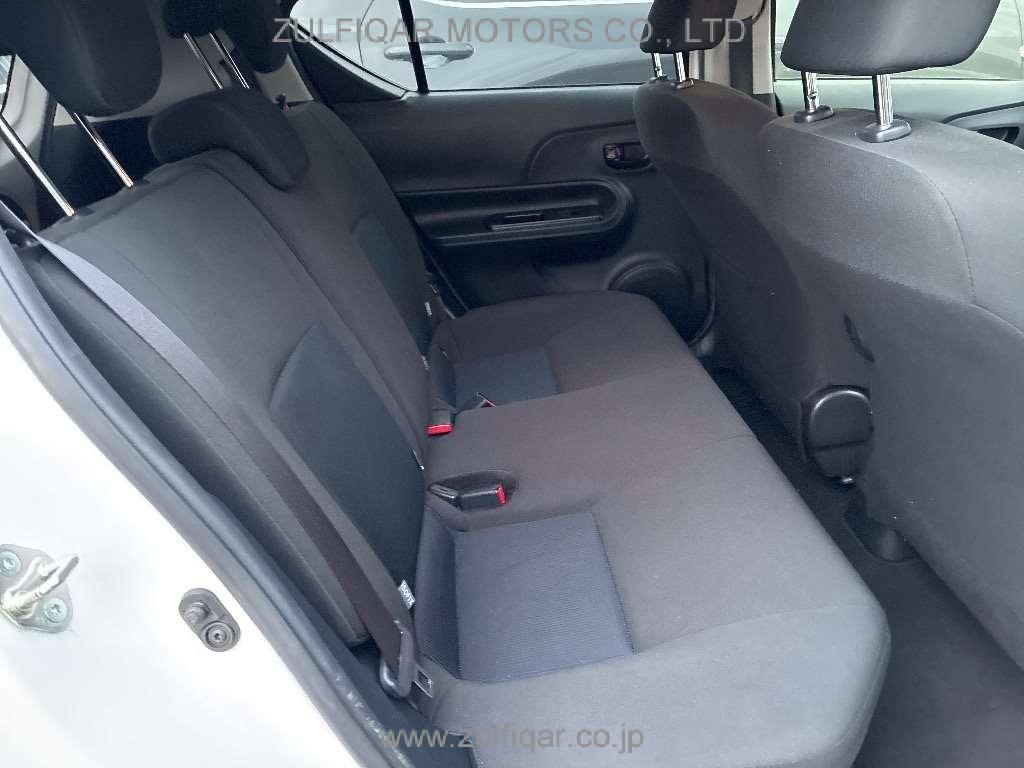 TOYOTA AQUA 2019 Image 8