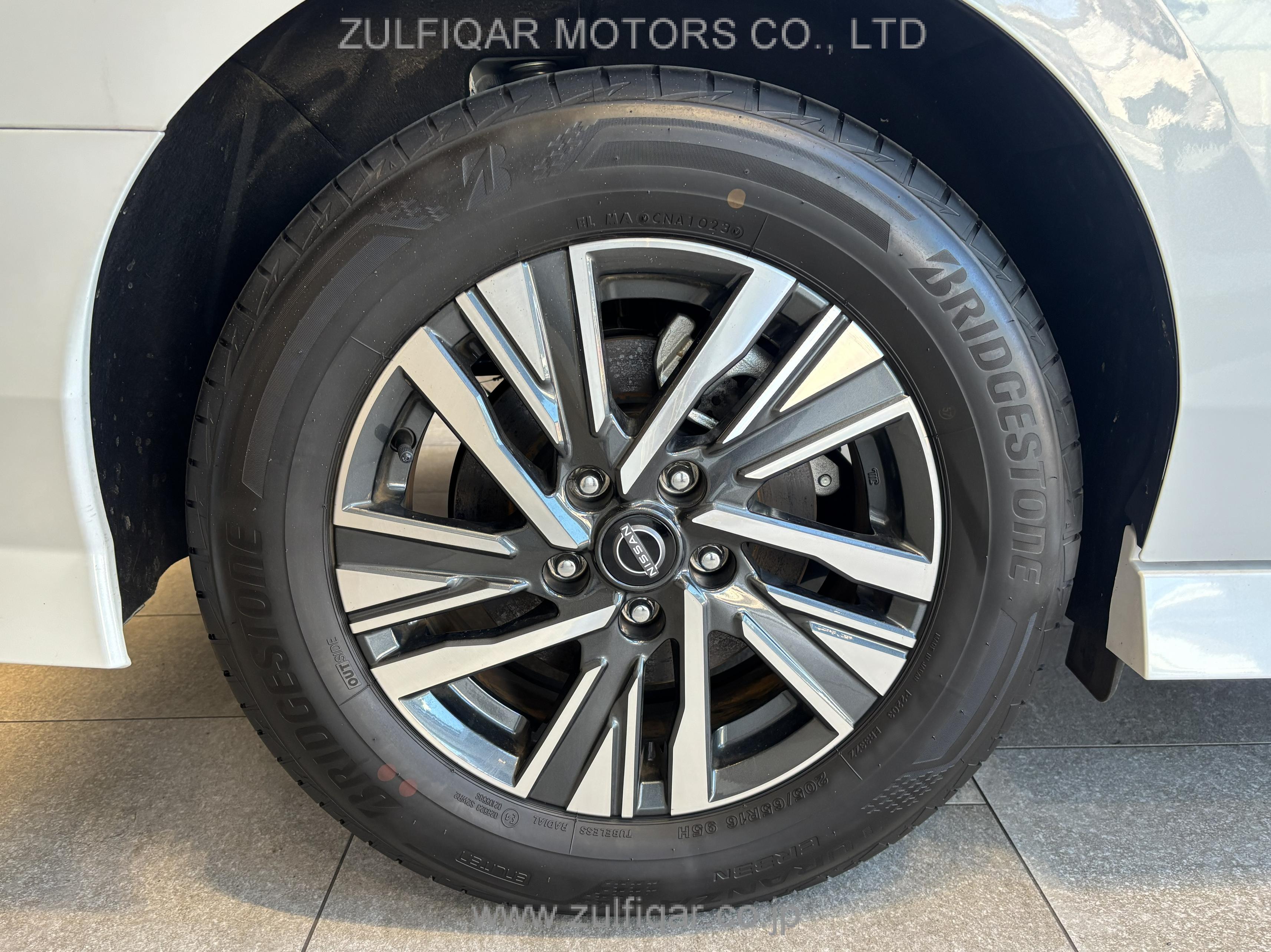 NISSAN SERENA 2023 Image 11