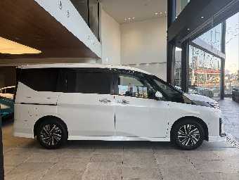 NISSAN SERENA 2023 Image 4