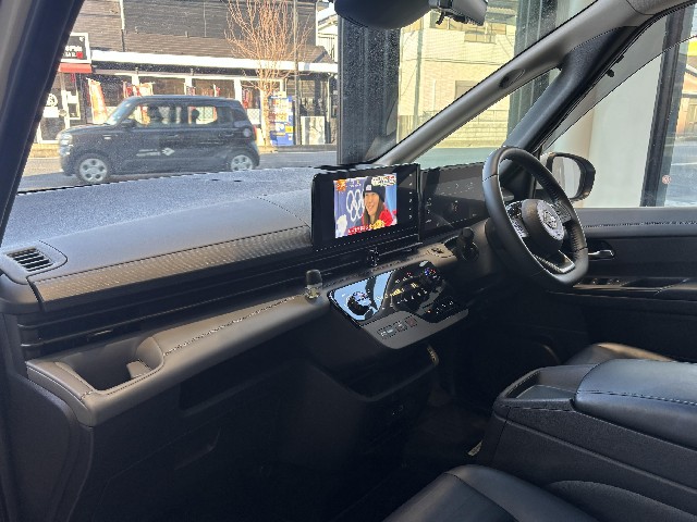 NISSAN SERENA 2023 Image 32