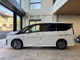 NISSAN SERENA 2023 Image 8