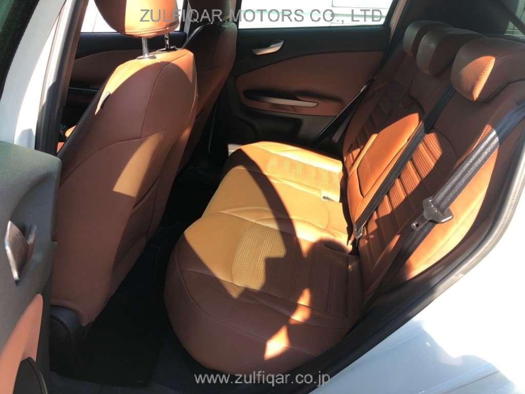 ALFAROMEO GIULIETTA 2015 Image 9