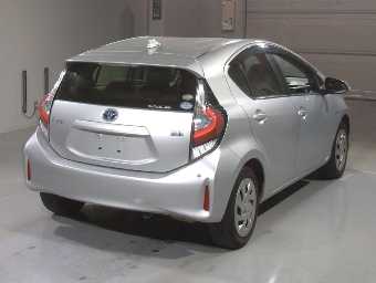 TOYOTA AQUA 2019 Image 2