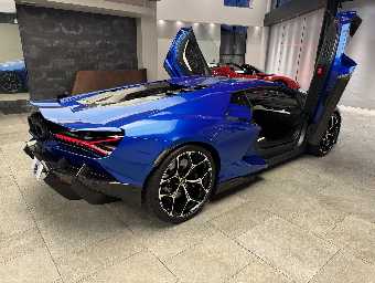 LAMBORGHINI REVUELTO 2024 Image 5