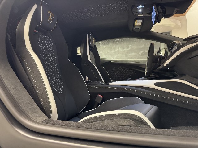 LAMBORGHINI REVUELTO 2024 Image 46