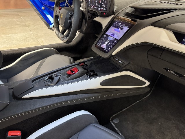 LAMBORGHINI REVUELTO 2024 Image 62