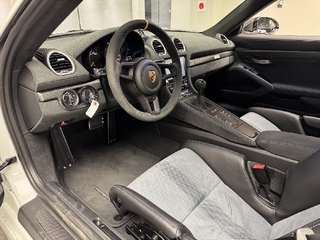 PORSCHE CAYMAN 2022 Image 32