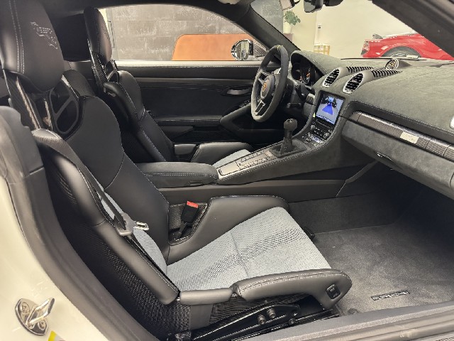 PORSCHE CAYMAN 2022 Image 37