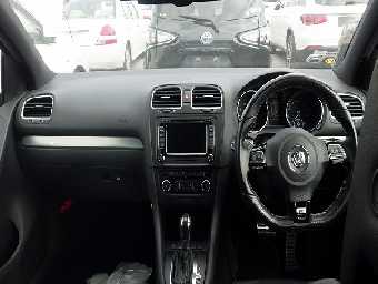 VOLKSWAGEN GOLF 2011 Image 6