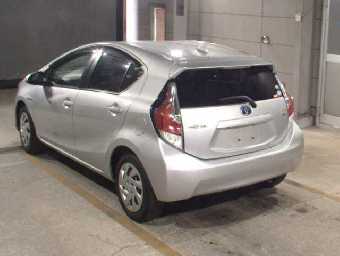 TOYOTA AQUA 2015 Image 2