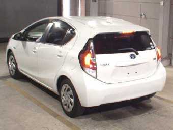 TOYOTA AQUA 2015 Image 2