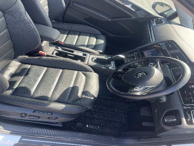 VOLKSWAGEN GOLF 2019 Image 20