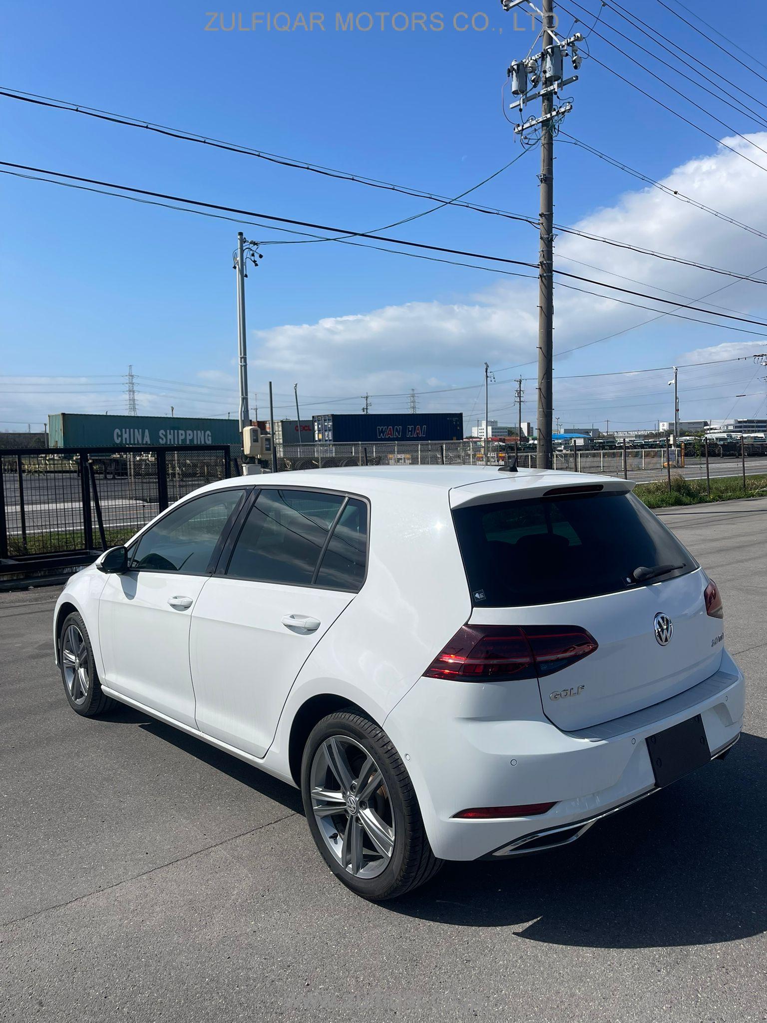 VOLKSWAGEN GOLF 2019 Image 6