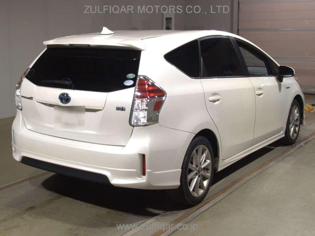 TOYOTA PRIUS ALPHA 2015 Image 2