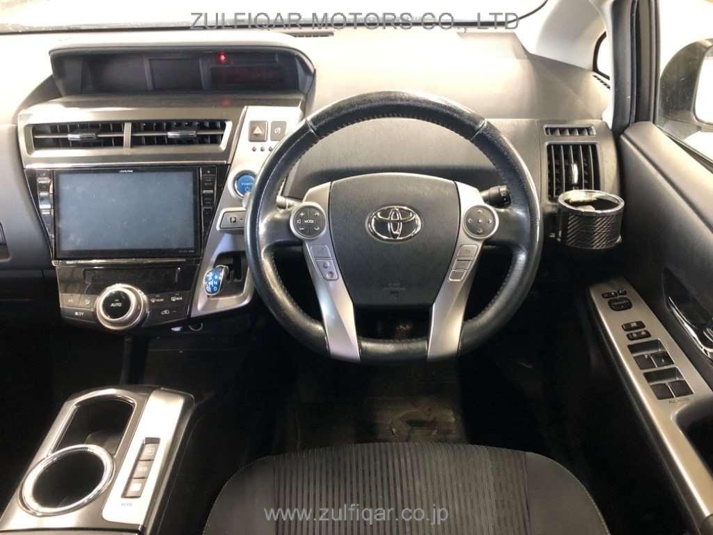 TOYOTA PRIUS ALPHA 2015 Image 6