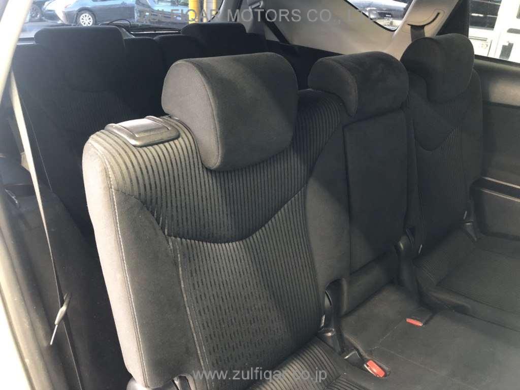 TOYOTA PRIUS ALPHA 2015 Image 7