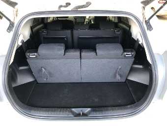 TOYOTA PRIUS ALPHA 2015 Image 8