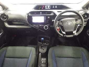 TOYOTA AQUA 2018 Image 3