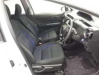 TOYOTA AQUA 2018 Image 6