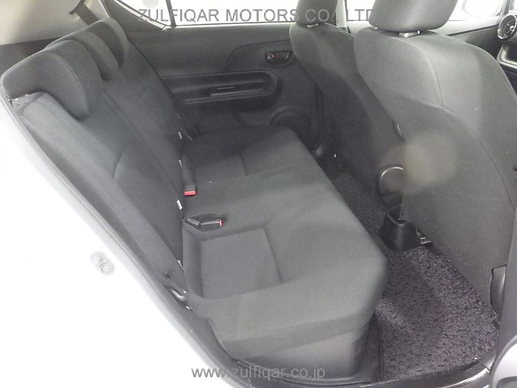 TOYOTA AQUA 2018 Image 7