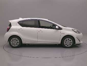 TOYOTA AQUA 2019 Image 6