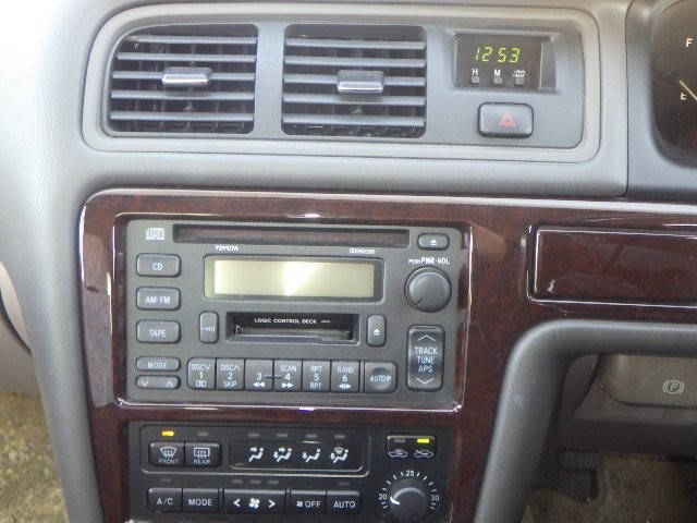 TOYOTA MARK II 1997 Image 25