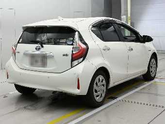 TOYOTA AQUA 2019 Image 2