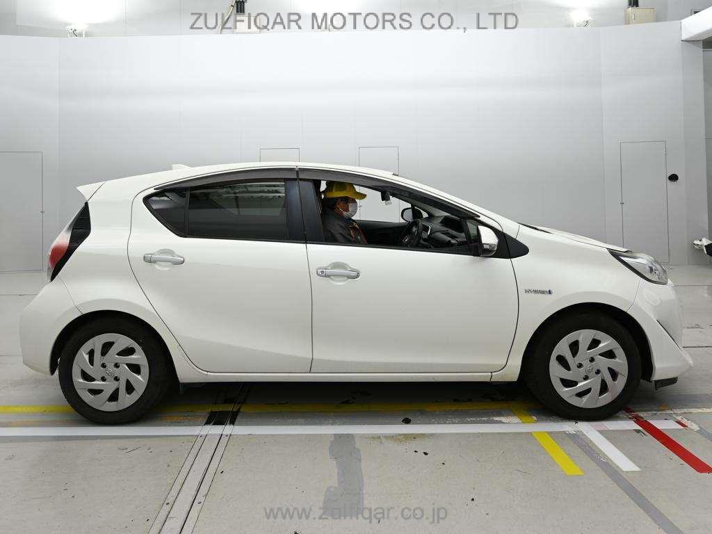 TOYOTA AQUA 2019 Image 3