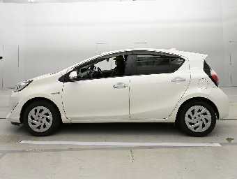 TOYOTA AQUA 2019 Image 4