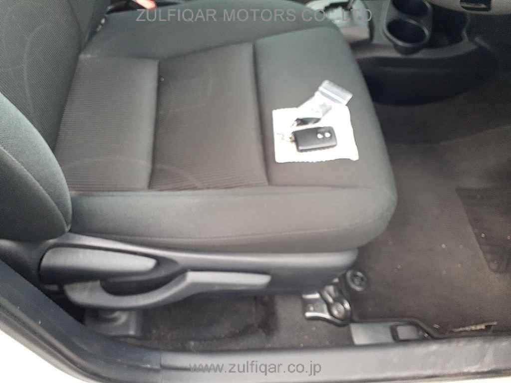 TOYOTA AQUA 2019 Image 10