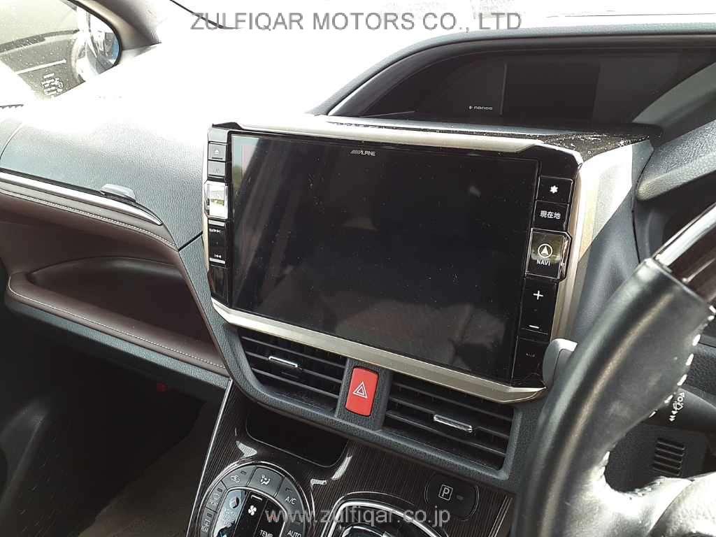 TOYOTA ESQUIRE 2018 Image 12