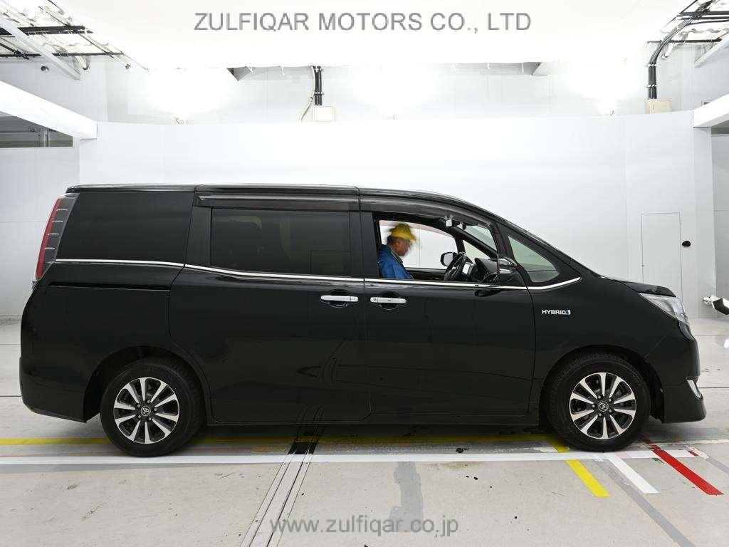 TOYOTA ESQUIRE 2018 Image 3