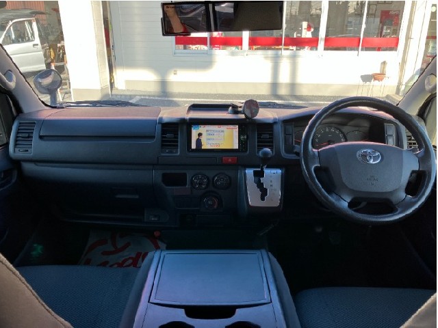 TOYOTA HIACE 2014 Image 21