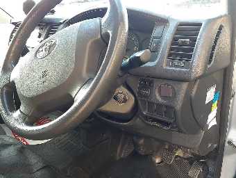 TOYOTA HIACE 2014 Image 9