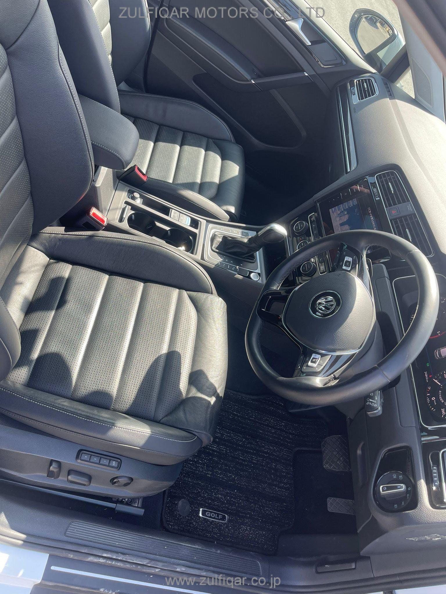 PORSCHE CAYENNE 2015 Image 12