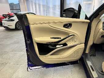 ASTON MARTIN DBX 2023 Image 12