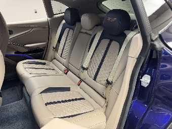 ASTON MARTIN DBX 2023 Image 15