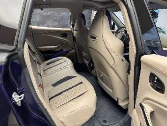 ASTON MARTIN DBX 2023 Image 17